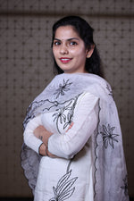 Dr. Jaya Lalwani professional portrait